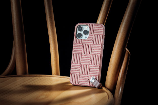 Funda Moshi Altra iPhone 13 Pro con correa de mano desenganchable